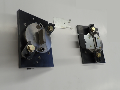 上部両端に狭小ベンド形状